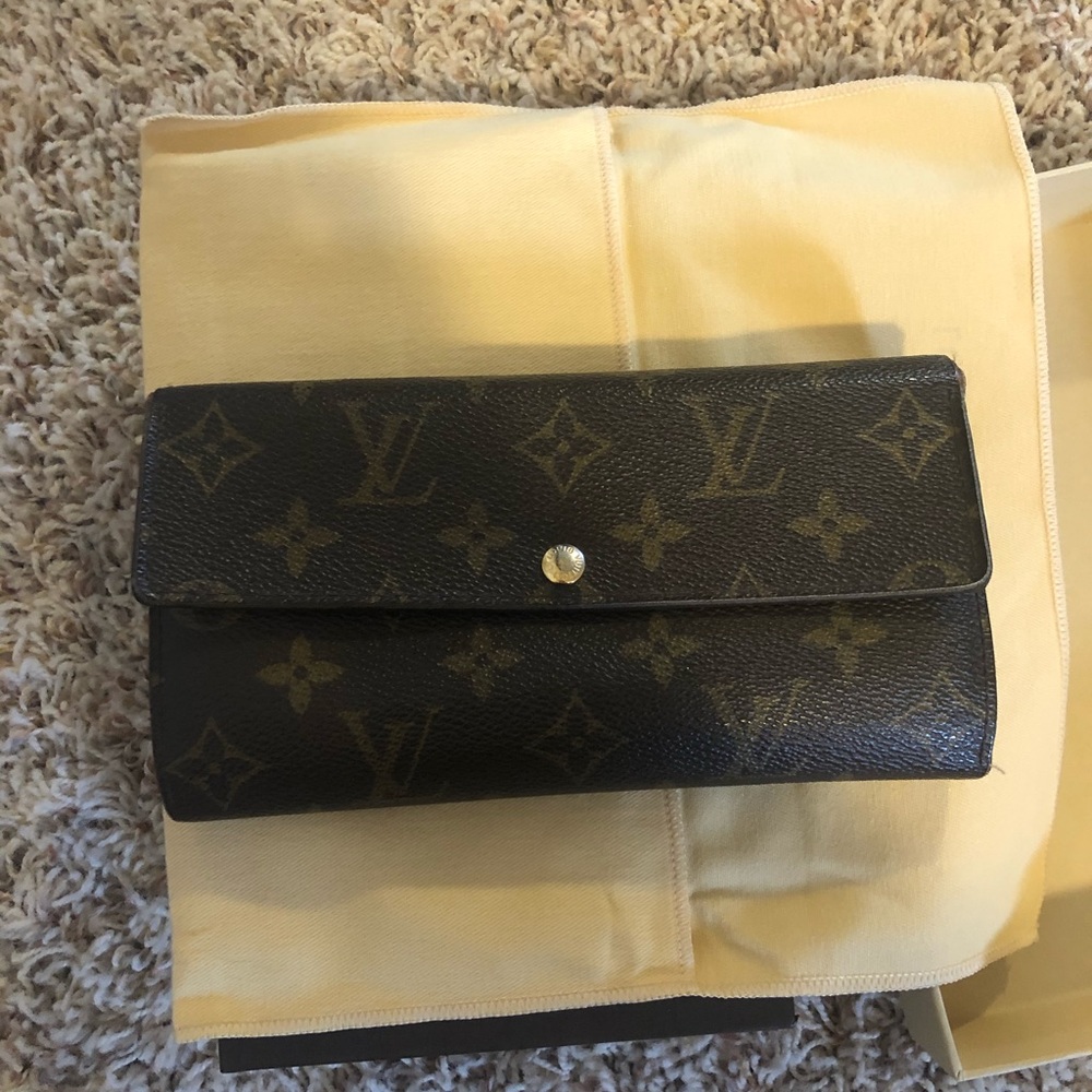 Louis Vuitton Sarah Wallet